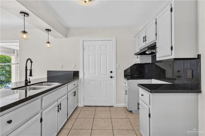 Property Photo: 806 W Falcon Avenue TX 78577