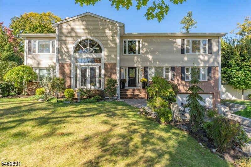 Property Photo:  1333 Evergreen Ave  NJ 07060 