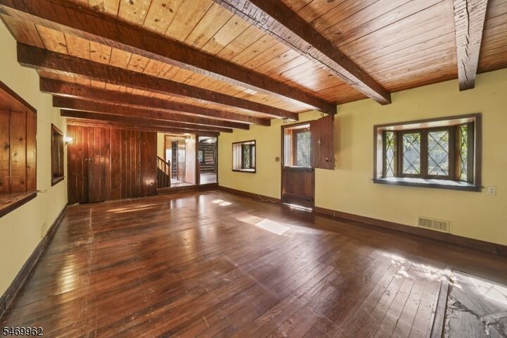 Property Photo:  4 Boss Rd  NJ 08551 