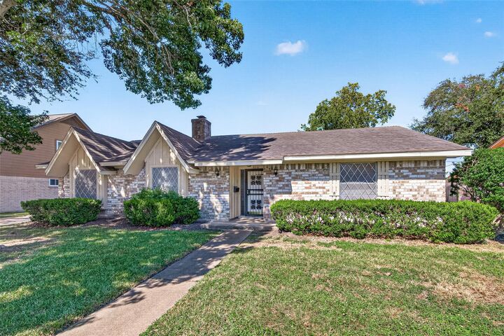 Property Photo:  9310 Roos Road  TX 77036 