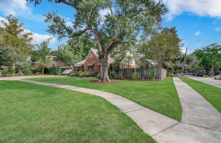 Property Photo: 6545 Buffalo Speedway TX 77005
