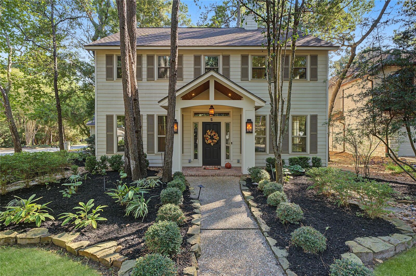 Property Photo: 5 Otter Pond Place TX 77381