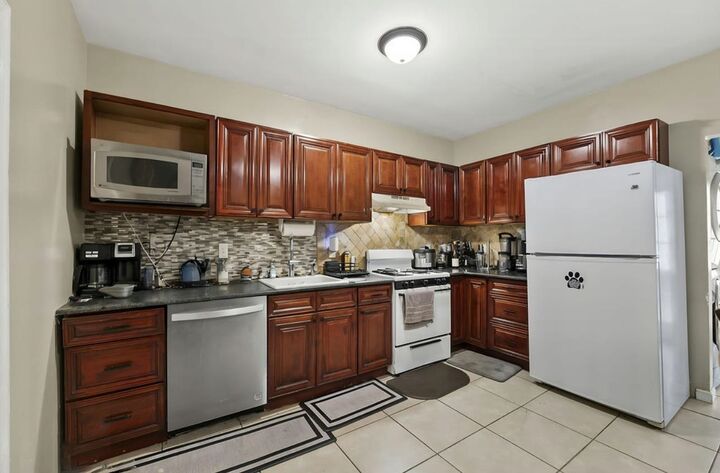 Property Photo:  15 Wales Ave  NJ 07306 