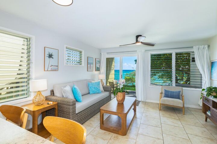 Property Photo: 380 Papaloa Rd 2 HI 96746