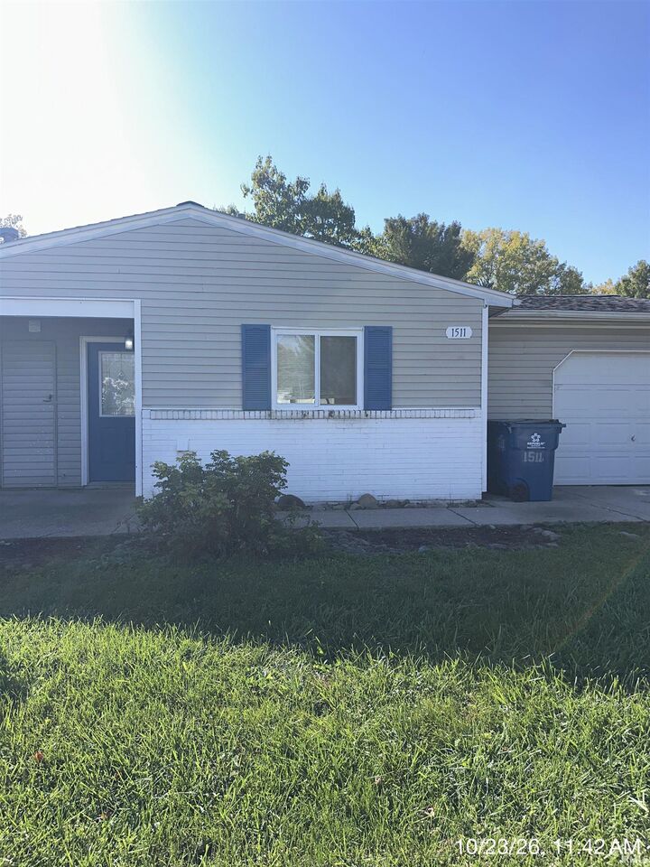 Property Photo:  1511 Forbes Avenue  IN 46970 