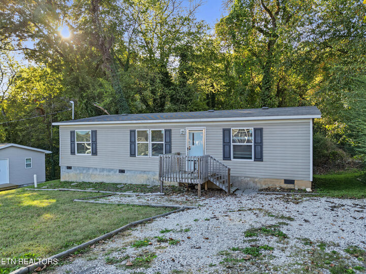 Property Photo:  438 Jarnigan St  TN 37716 