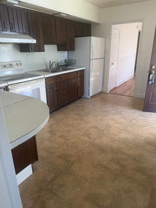 Property Photo:  250 S Front 1st Floor  PA 18037 