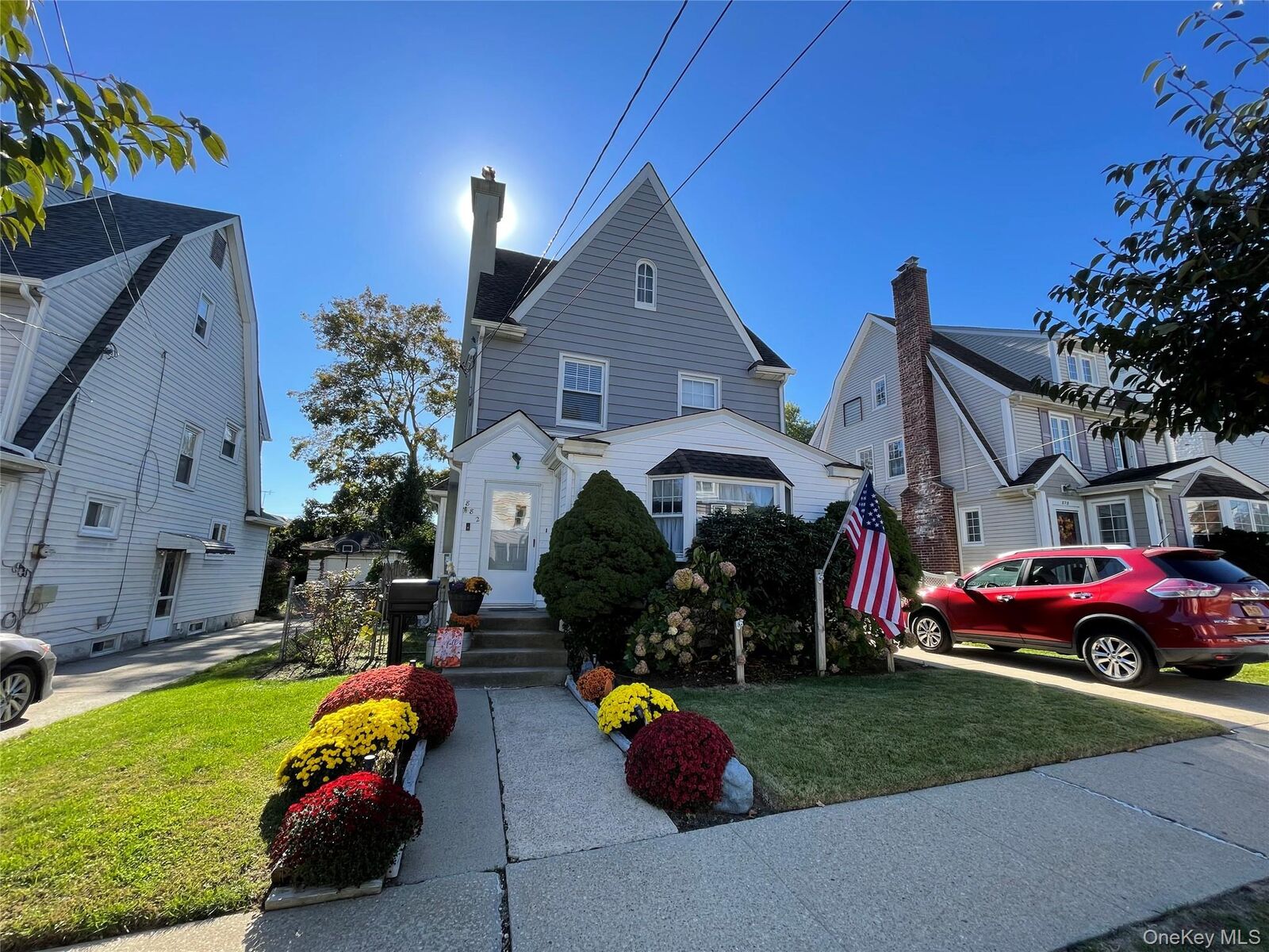 Property Photo:  882 Jayne Place  NY 11510 