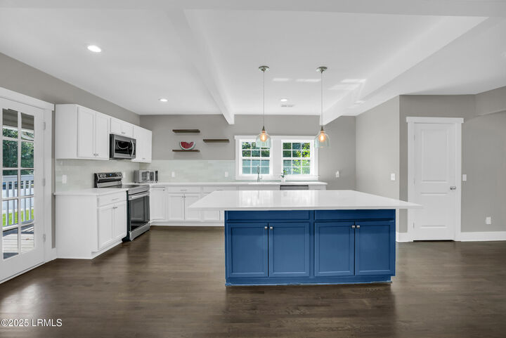 Property Photo: 401 Mulberry Street W SC 29924