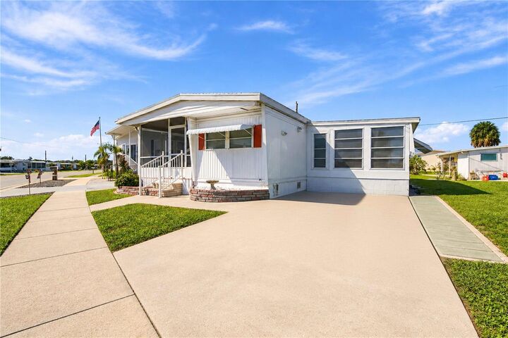 Property Photo:  4810 Tri Par Drive  FL 34234 