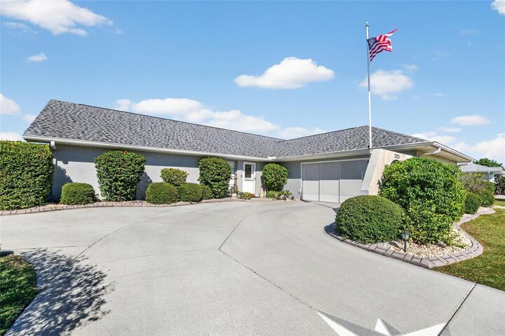 Property Photo:  2023 El Rancho Drive  FL 33573 