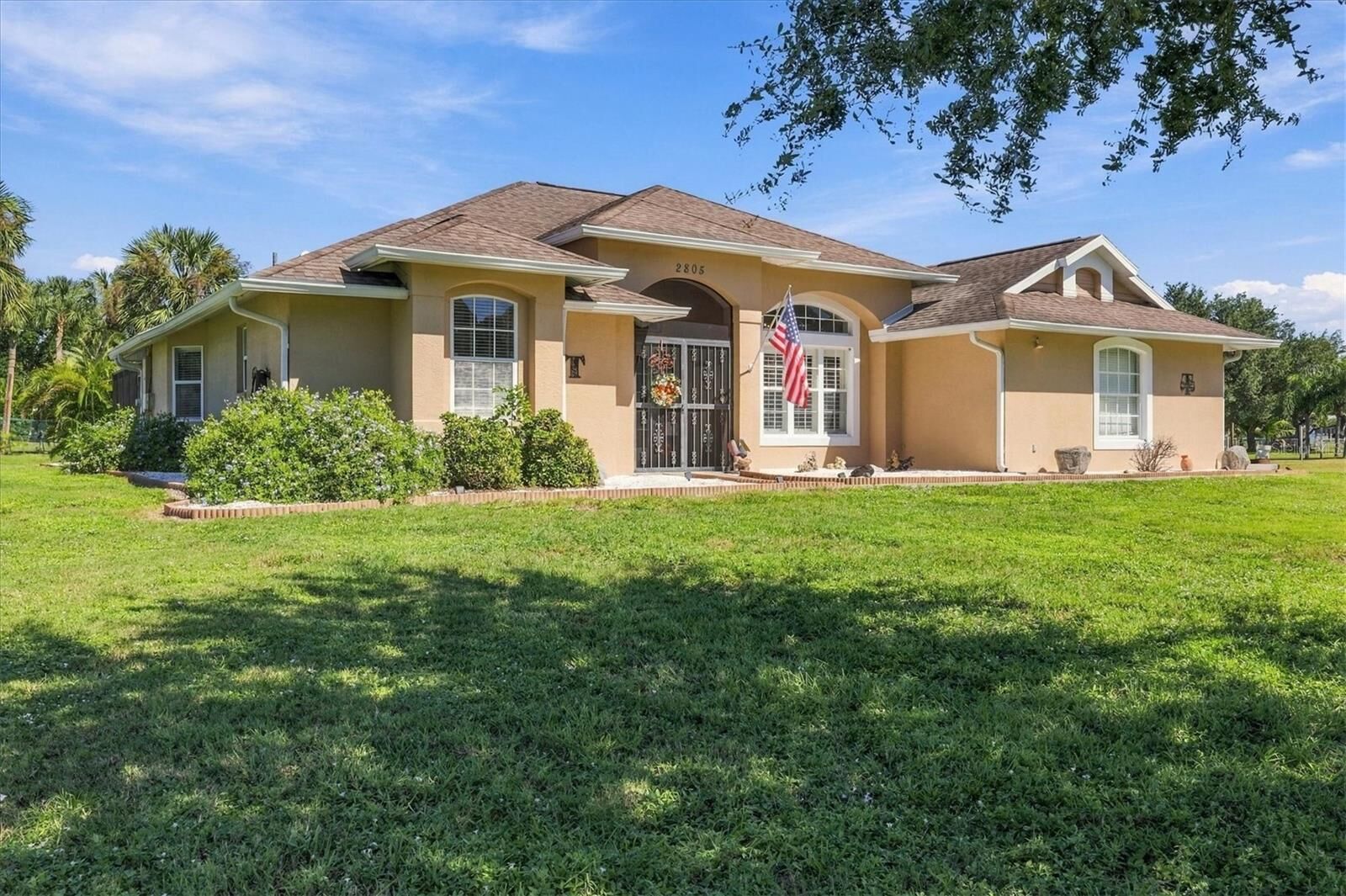 Property Photo:  2805 Norwood Lane  FL 34292 