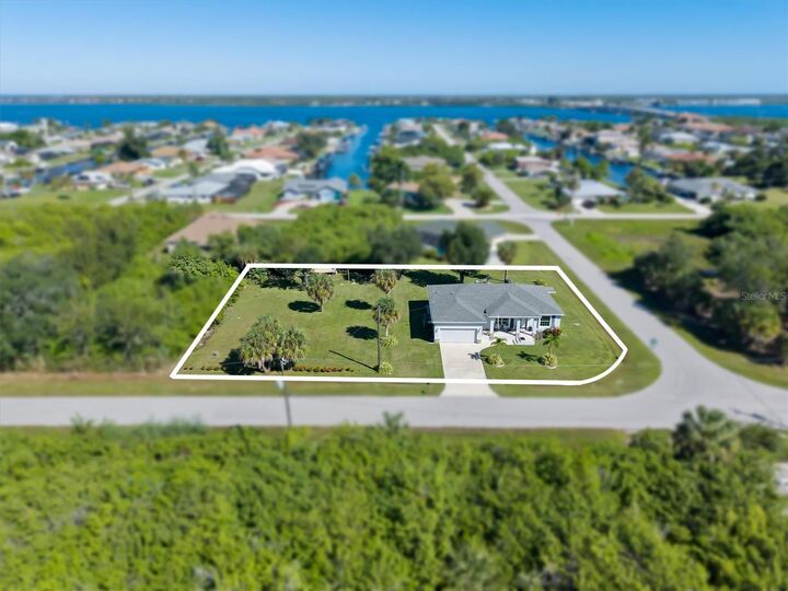 Property Photo:  14142 Hopewell Avenue  FL 33981 