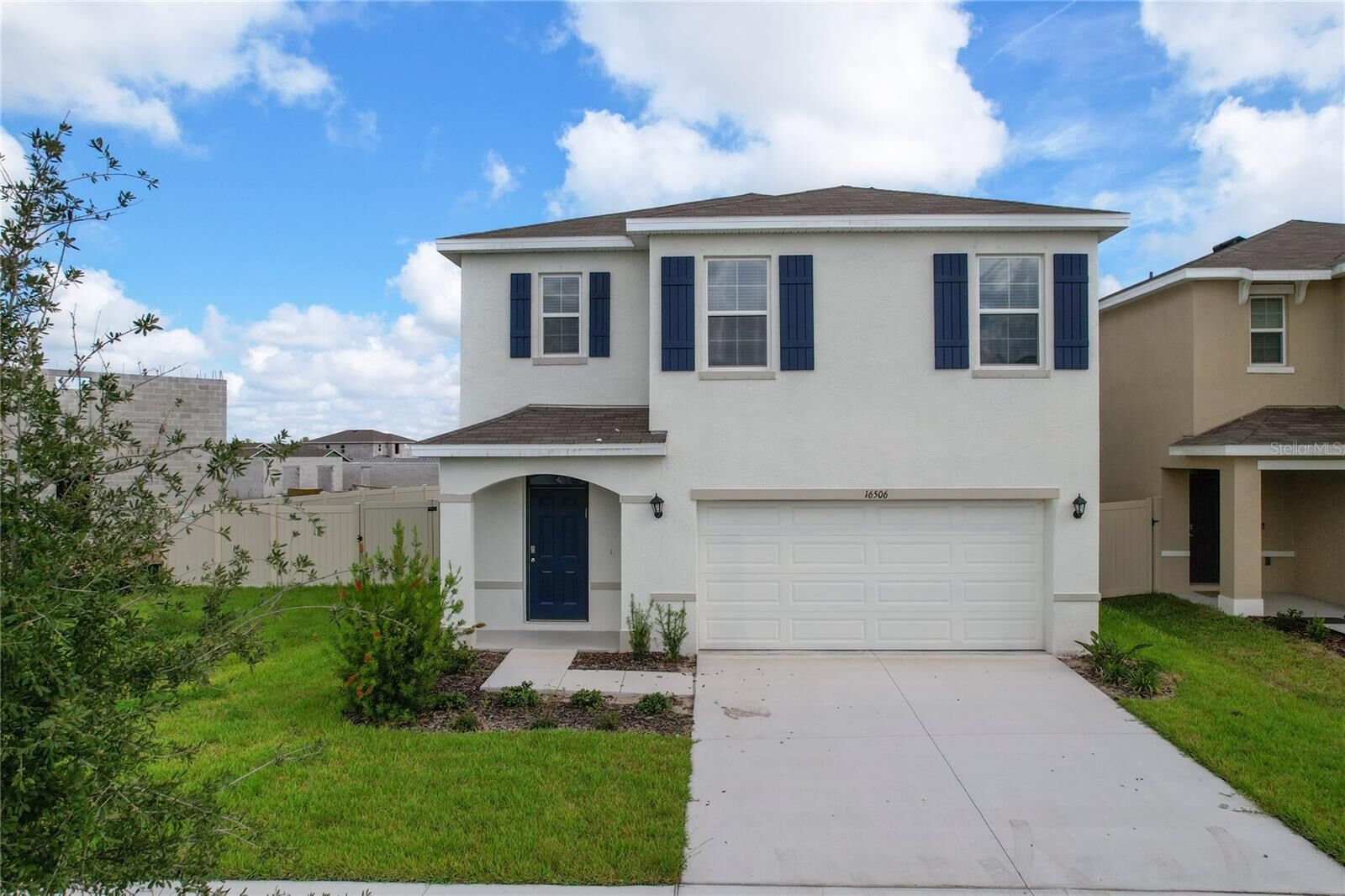 Property Photo:  16506 Mosaic Oar Drive  FL 33598 
