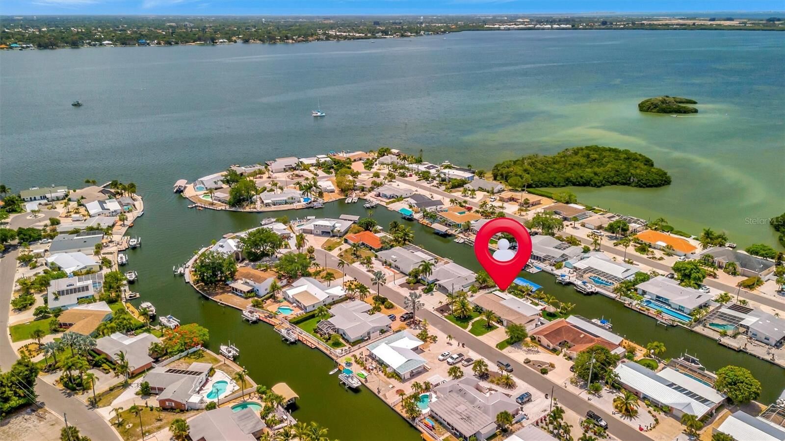 Property Photo:  10115 Kingfisher Road E  FL 34209 