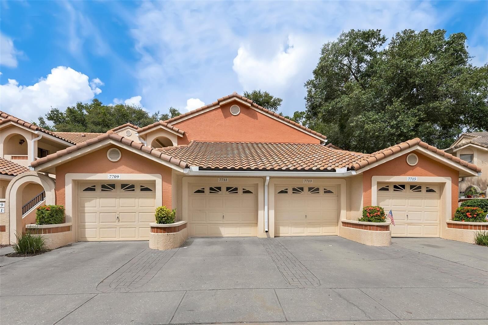 Property Photo:  7711 Sugar Bend Drive  FL 32819 