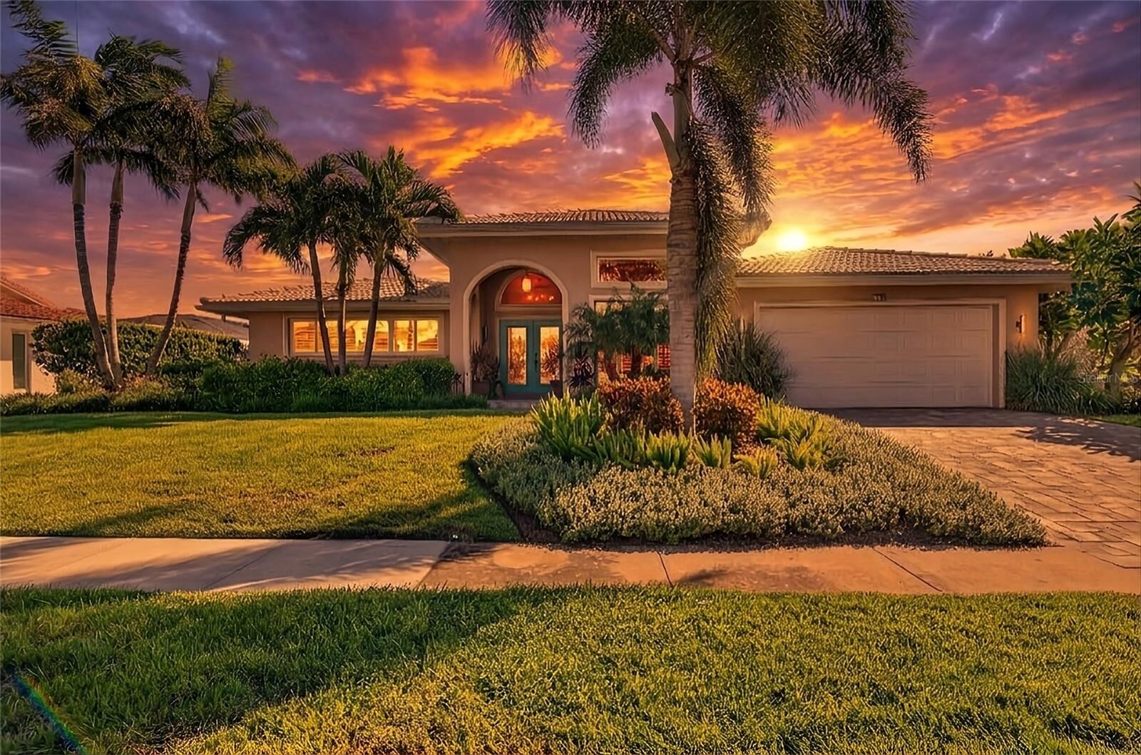 Property Photo: 779 Island Way FL 33767