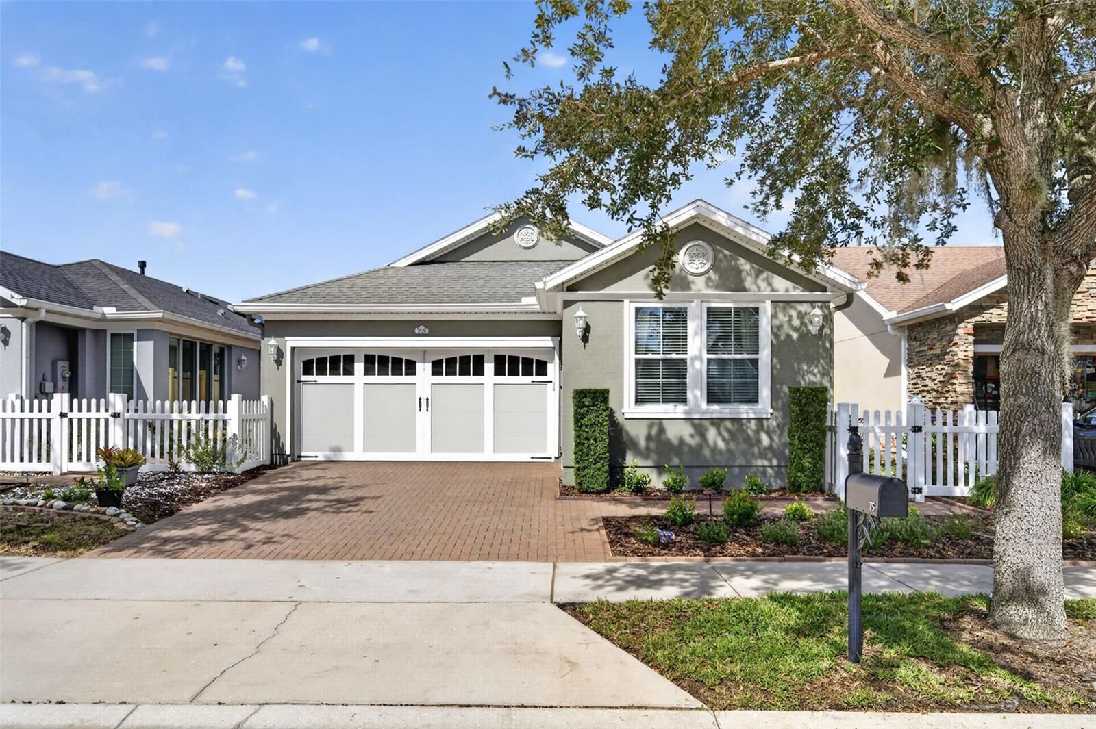Property Photo: 75 Bayou Bend Road FL 34736