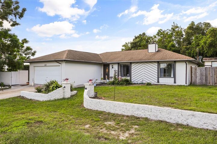 Property Photo:  2112 Plymouth Sorrento Road  FL 32712 