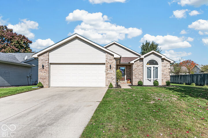 Property Photo: 5886 Regency Drive IN 47203