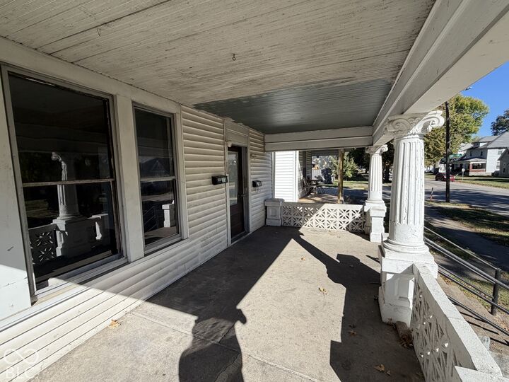 Property Photo: 1005 S 8th Street IN 47807