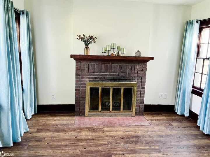 Property Photo:  410 Jerome Street  IA 50158 