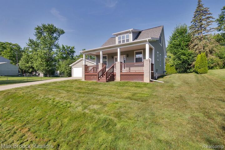 Property Photo:  1080 Oregon Boulevard  MI 48327 3345 