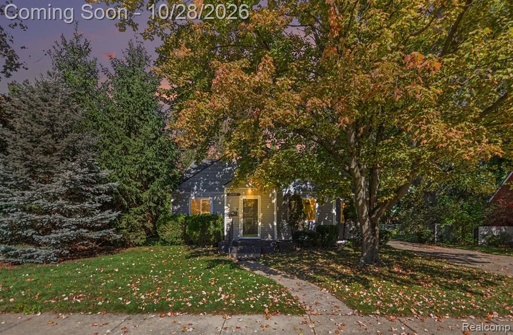 Property Photo:  20615 California Street  MI 48080 3741 