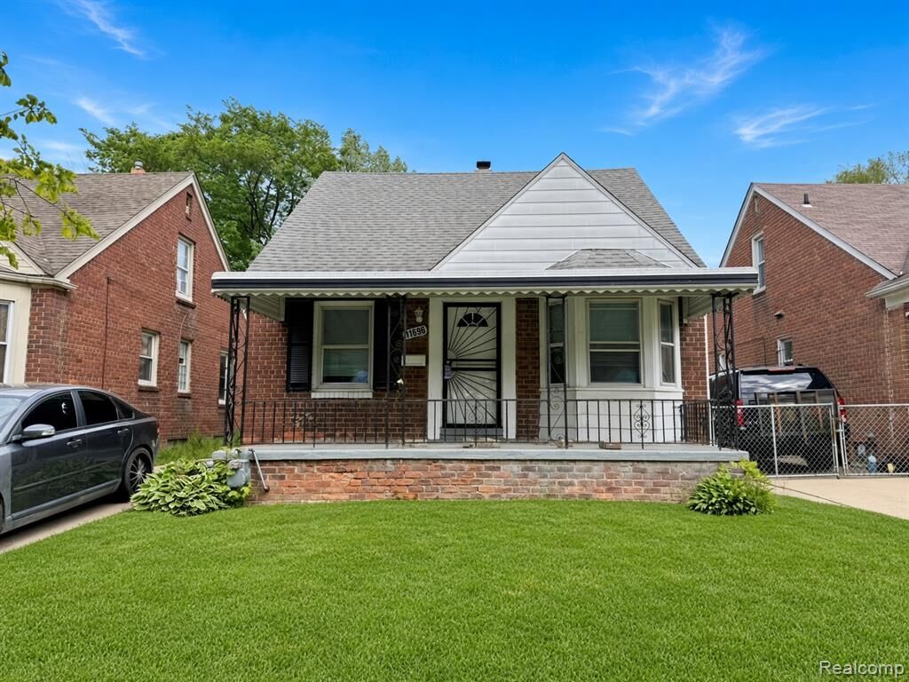 Property Photo: 11696 Glastonbury Avenue MI 48228 1116