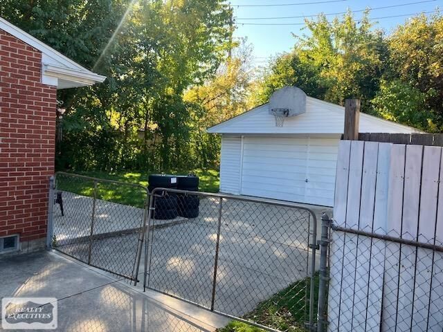 Property Photo:  41203 Paign Drive  MI 48313 