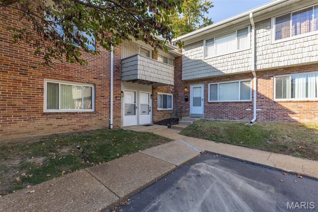 Property Photo: 10821 Carroll Wood Way MO 63128