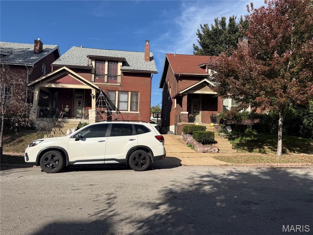 Property Photo: 3953 Russell Boulevard MO 63110