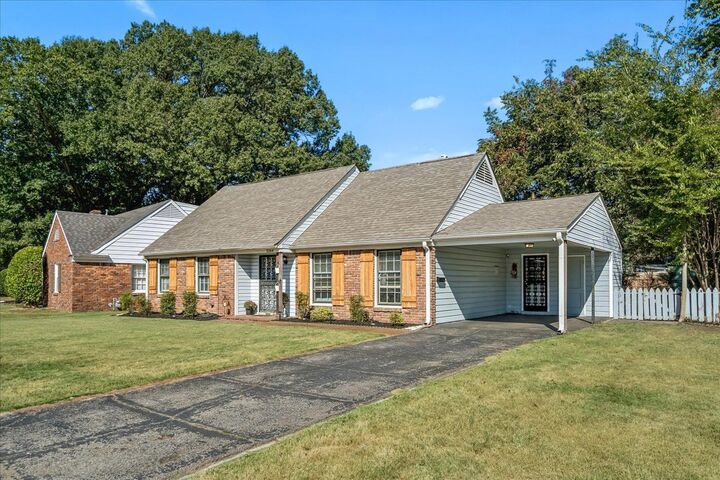 Property Photo: 5264 Helene Rd TN 38117