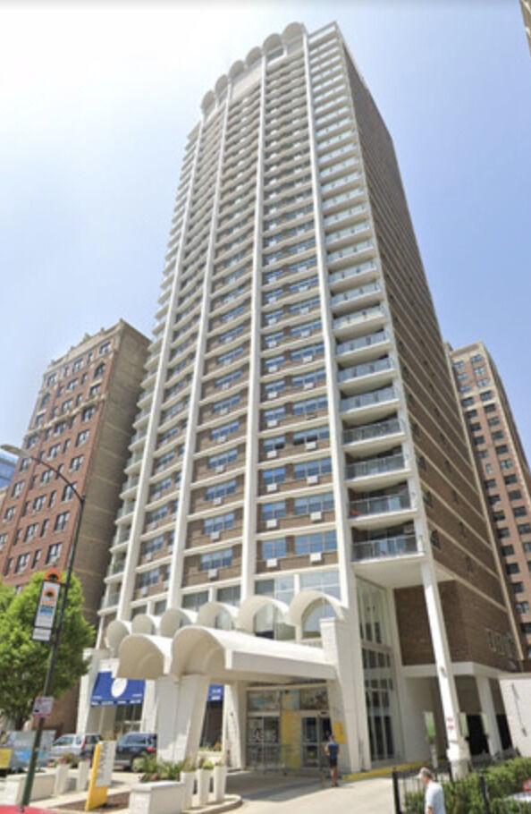 Property Photo: 420 W Belmont Avenue 17C IL 60657