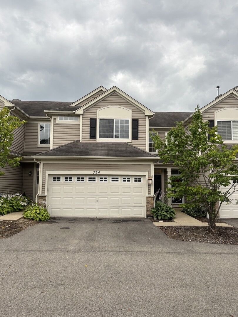 Property Photo:  734 S Jade Lane 734  IL 60073 