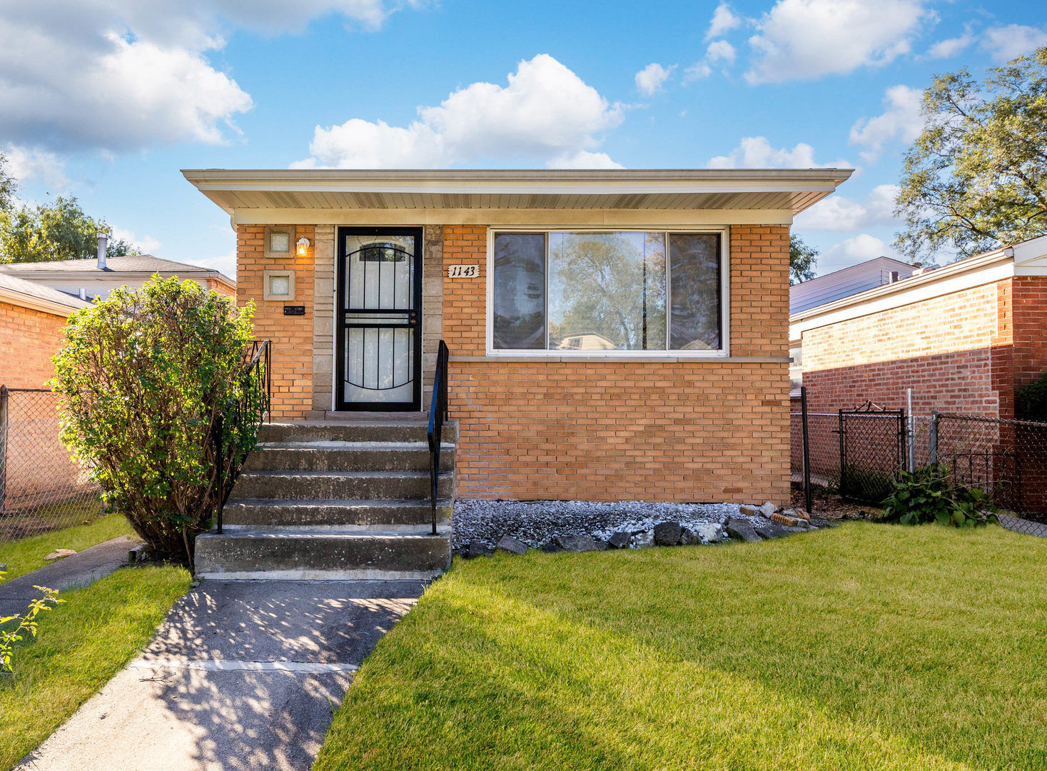 Property Photo:  1143 W 110th Place  IL 60643 