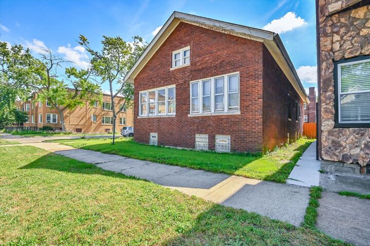 Property Photo: 657 E 90th Street IL 60619