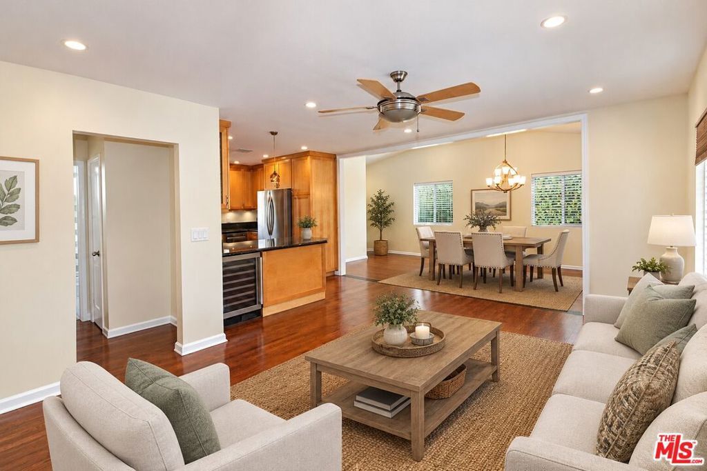 Property Photo: 5846 Encino Avenue CA 91316