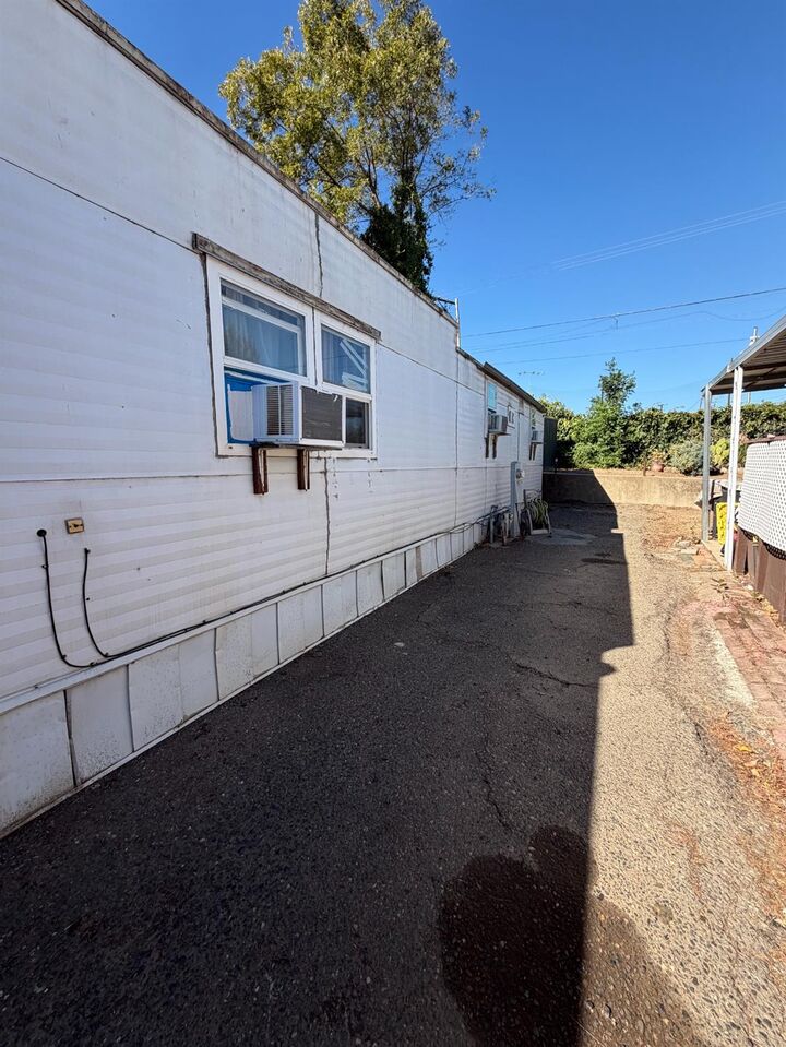 Property Photo:  1099 Market St 9  CA 95991 