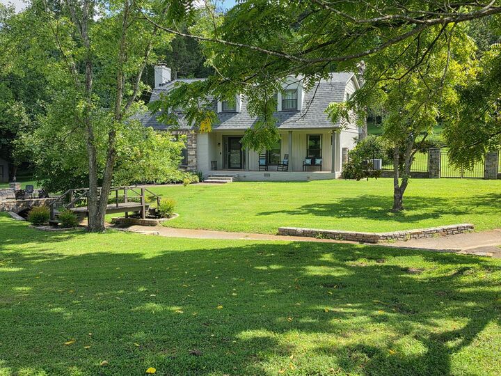 Property Photo:  2039 Sunny Side Dr  TN 37027 