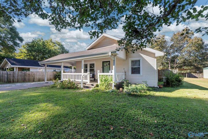 Property Photo:  308 Bingham Street  AL 35768 