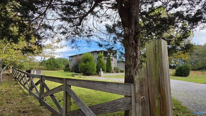 Property Photo: 6111 Mitchell Road NE AL 35967