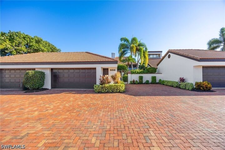 Property Photo:  556 Bay Villas Lane  FL 34108 