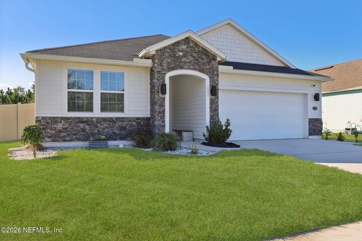 Property Photo: 12278 Gillespie Avenue FL 32218