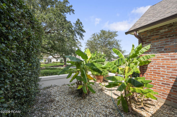 Property Photo: 18939 Saint Clare Drive LA 70810