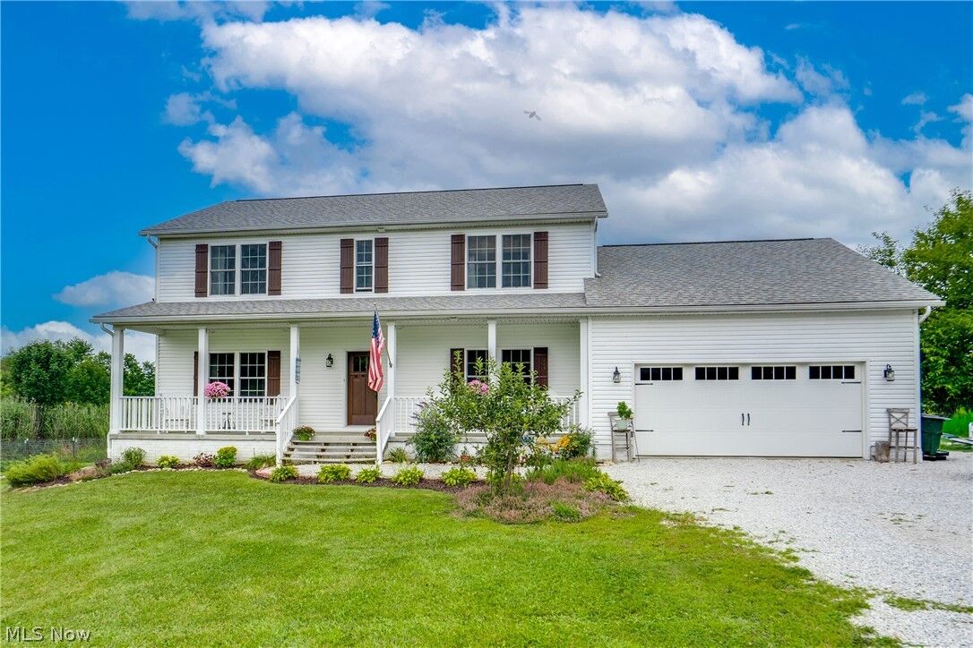 Property Photo:  7253 Edison Street NE  OH 44632 