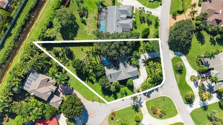 Property Photo: 1929 Empress Ct FL 34110