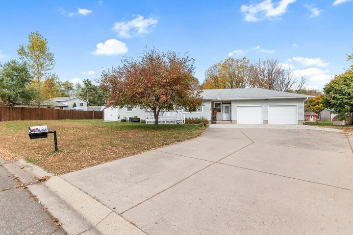 Property Photo:  236 Knollwood Street W  MN 55302 