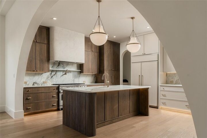 Property Photo: 4819 Linnet Lane TX 75209