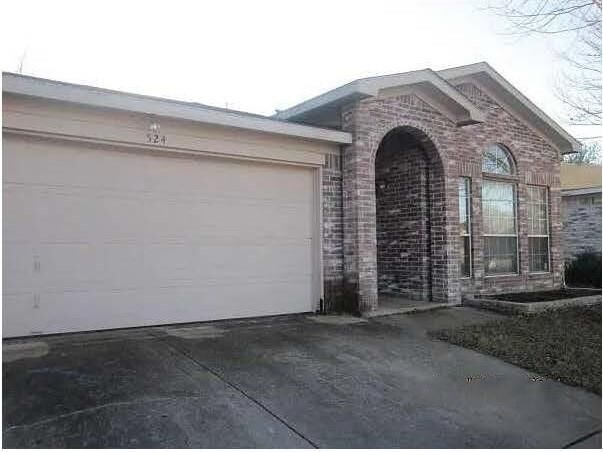 Property Photo: 524 Blue Haze Drive TX 76108